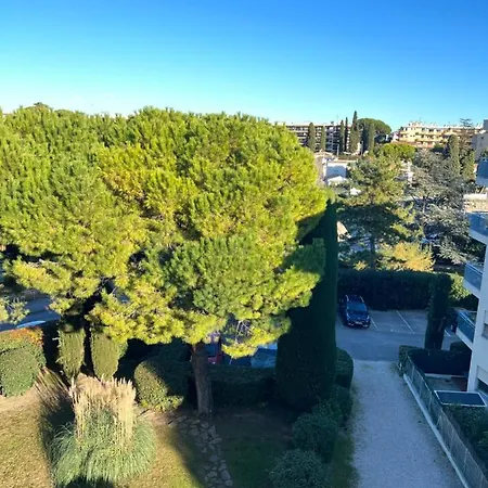 Superbe En Résidence Proche De La *